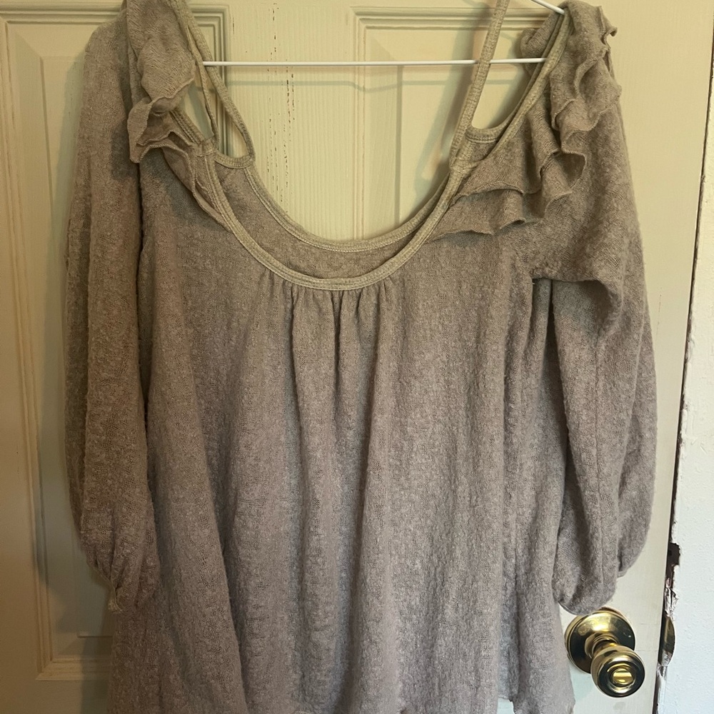 Chic Gray Ruffle Blouse - Picture 2 of 3